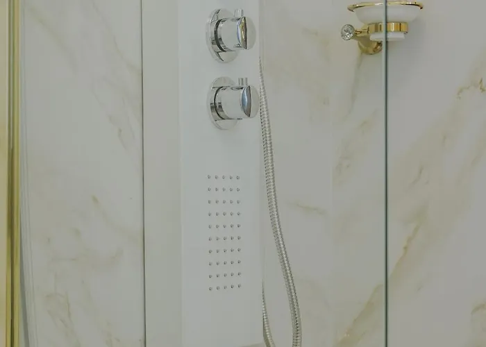 Cascina Ridolfi - Il Nido D'amore 4*