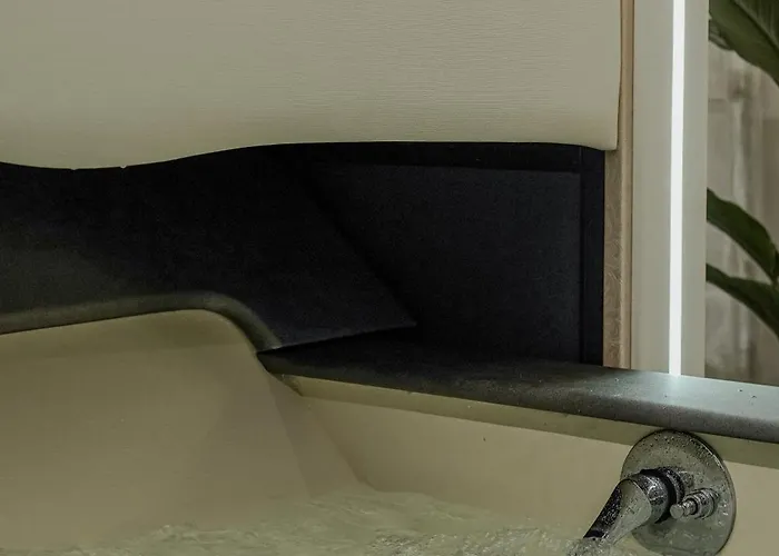 Cascina Ridolfi - Il Nido D'amore 4*